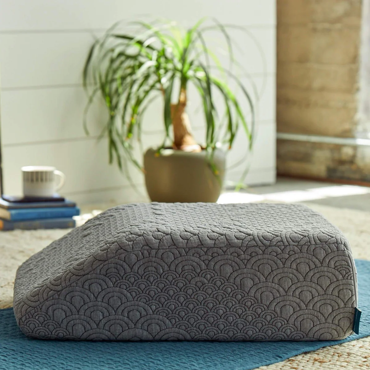 Restorative Leg Lift Cushion thumbnail 2