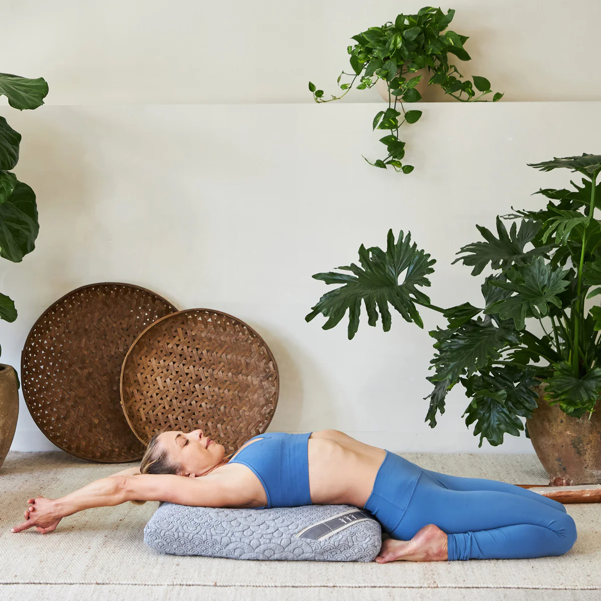 Crystal Cove Square Meditation Cushion thumbnail 3