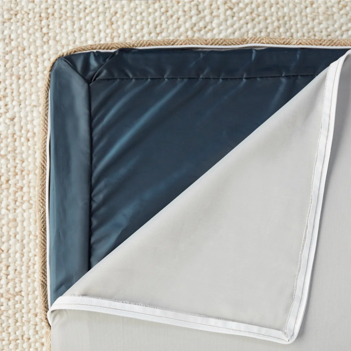 Griffith Pet Bed thumbnail 4